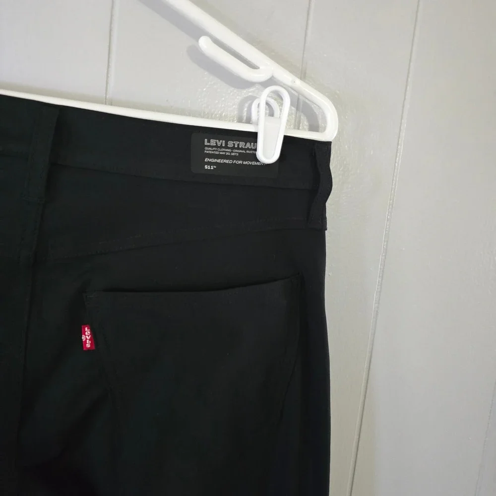 Levi Strauss 511 Slim Fit Pants Mens 32x32 Black Engineered for Movement‎